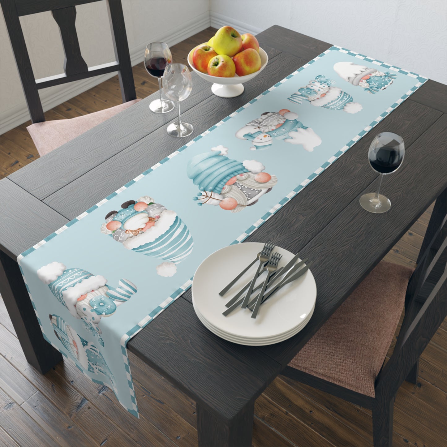 Holiday Gnomes Table Runner – Festive Polyester Table Decor for Christmas & Seasonal Dining